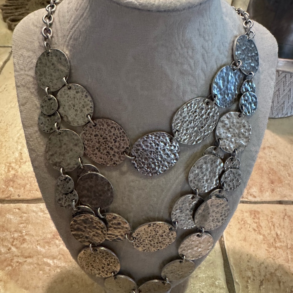 Silver Hammered Disc Necklace